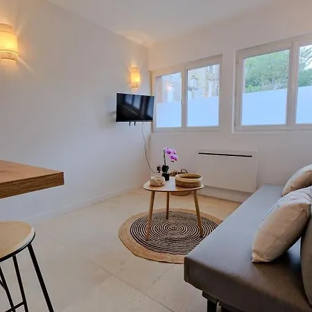 La Confidence Apartment *